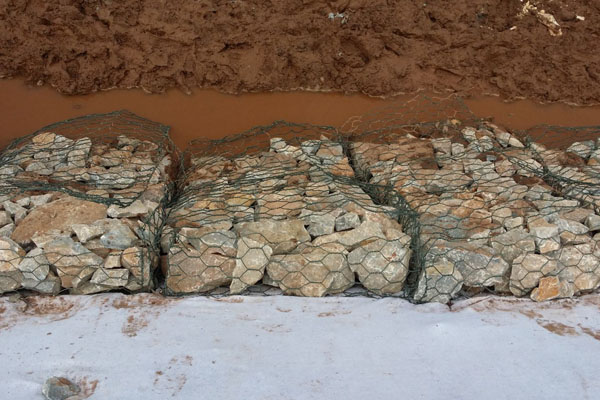 單隔板雷諾護(hù)墊 單隔板雷諾護(hù)墊